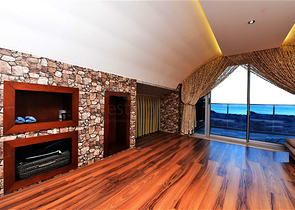 من افخم الفلل في الانيا - اطلالة ساحرة على البحر والقلعة - في مركز الانيا 