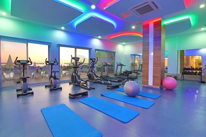 اطلالة بحر في الانيا - شقة غرفة وصالة مفروشة -ضمن مجمع يضم كافة الخدمات -افسلار / الانيا 