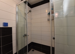 اطلالة بحر في الانيا - شقة غرفة وصالة مفروشة -ضمن مجمع يضم كافة الخدمات -افسلار / الانيا 