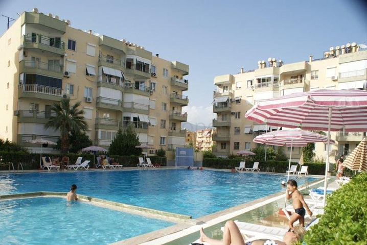 100 متر الى البحر - شقة غرفتين وصالة في اوبا / الانيا