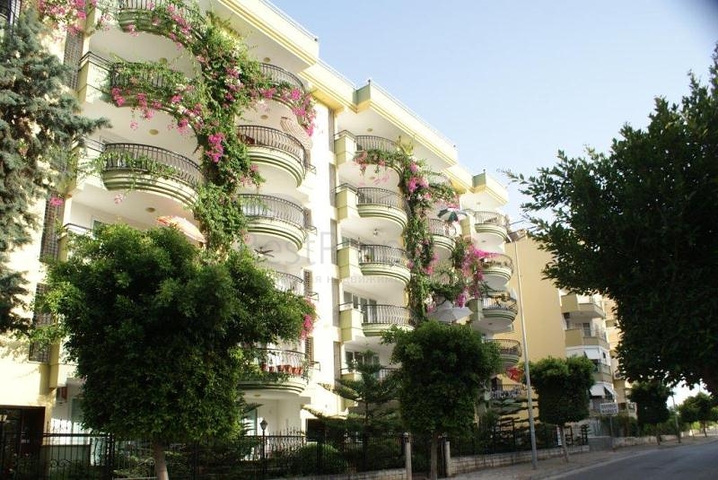 100 متر الى البحر - شقة غرفتين وصالة في اوبا / الانيا