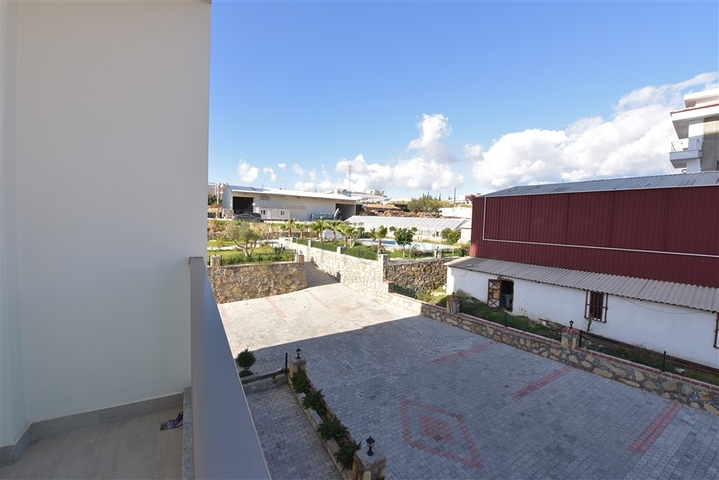 شقق للبيع في كوناكلي - مجمع سكني جديد -قريب من البحر والمركز -الانيا 