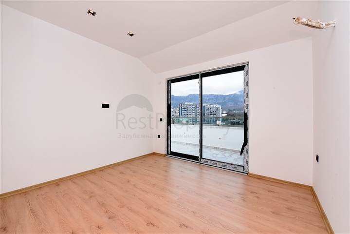 اطلالة بحر -دوبلكس 4 غرف وصالة -مجمع جديد -في كارجيجاك / الانيا 