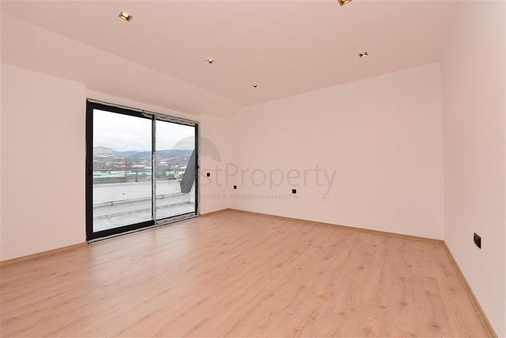 اطلالة بحر -دوبلكس 4 غرف وصالة -مجمع جديد -في كارجيجاك / الانيا 