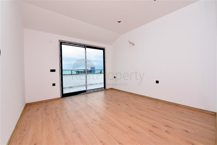 اطلالة بحر -دوبلكس 4 غرف وصالة -مجمع جديد -في كارجيجاك / الانيا 