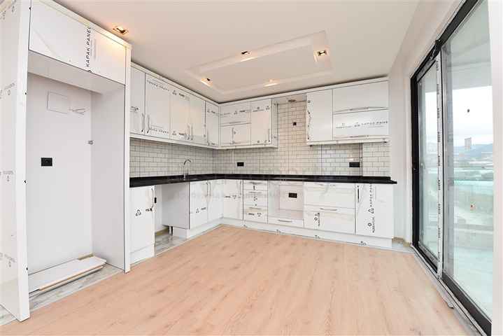 اطلالة بحر - دوبلكس 4 غرف وصالة -مجمع حديث -في كارجيجاك / الانيا 