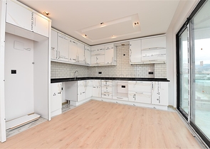 اطلالة بحر - دوبلكس 4 غرف وصالة -مجمع حديث -في كارجيجاك / الانيا 