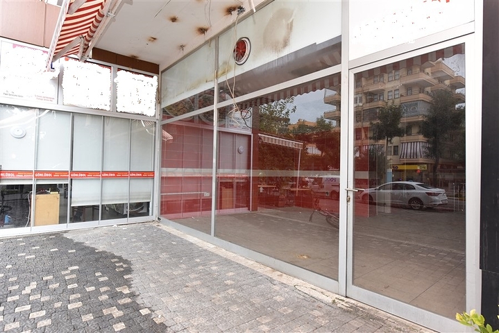 محلات للبيع في الانيا - قريب من شاطئ كليوباترا 