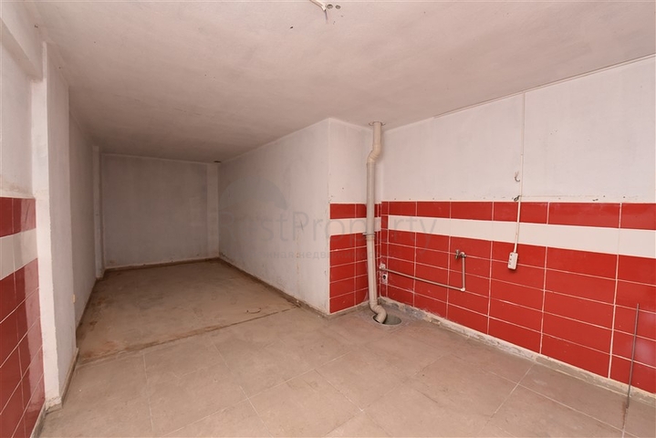 محلات للبيع في الانيا - قريب من شاطئ كليوباترا 