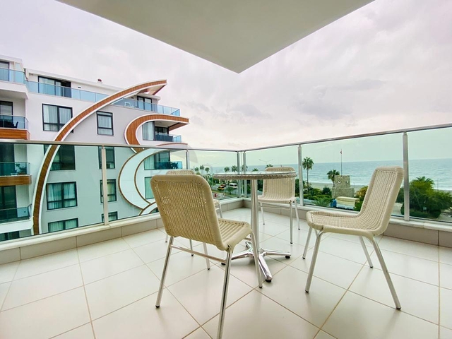 شقق اطلالة بحر في كاستل - غرفتين وصالة مفروشة -على البحر مباشرة -كاستل / الانيا 