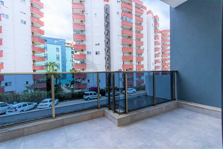 شقة فاخرة - غرفة وصالة ضمن مجمع سكني حديث - محمودلار / الانيا 