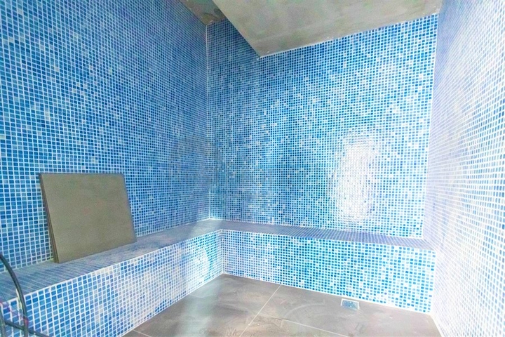 شقة فاخرة - غرفة وصالة ضمن مجمع سكني حديث - محمودلار / الانيا 