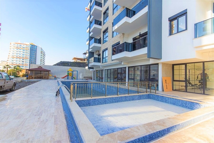 شقة فاخرة - غرفة وصالة ضمن مجمع سكني حديث - محمودلار / الانيا 