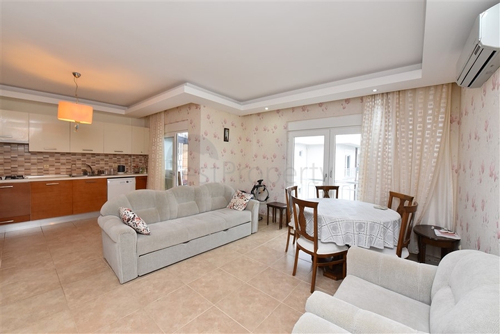 دوبلكس قريبة من البحر - 3 غرف وصالة ضمن مجمع سكني - الانيا 