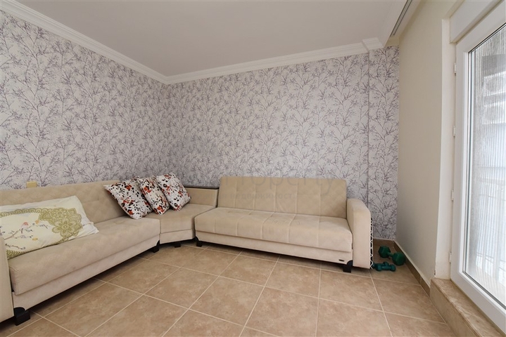 دوبلكس قريبة من البحر - 3 غرف وصالة ضمن مجمع سكني - الانيا 