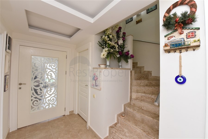 دوبلكس قريبة من البحر - 3 غرف وصالة ضمن مجمع سكني - الانيا 