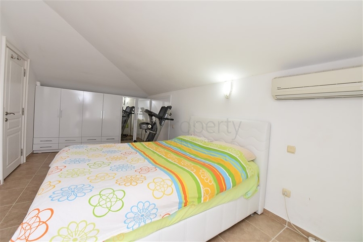 دوبلكس قريبة من البحر - 3 غرف وصالة ضمن مجمع سكني - الانيا 