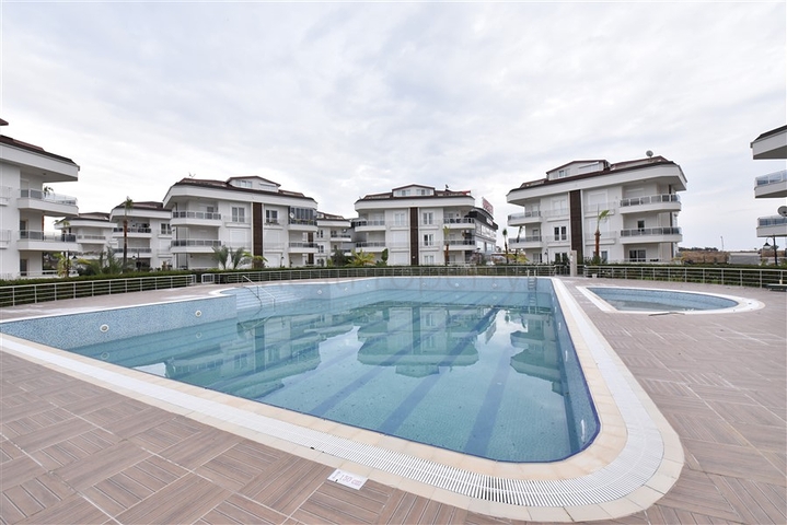 دوبلكس قريبة من البحر - 3 غرف وصالة ضمن مجمع سكني - الانيا 