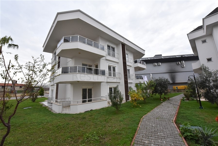 دوبلكس قريبة من البحر - 3 غرف وصالة ضمن مجمع سكني - الانيا 