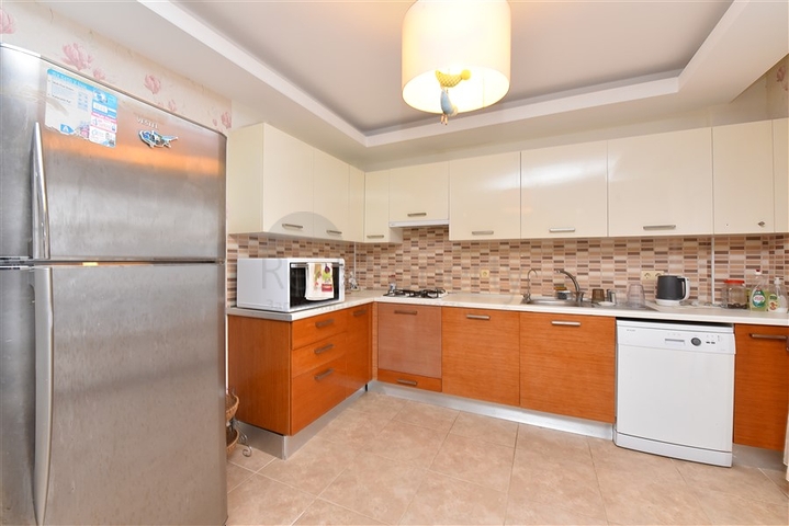 دوبلكس قريبة من البحر - 3 غرف وصالة ضمن مجمع سكني - الانيا 