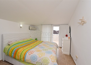 دوبلكس قريبة من البحر - 3 غرف وصالة ضمن مجمع سكني - الانيا 