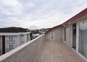 دوبلكس قريبة من البحر - 3 غرف وصالة ضمن مجمع سكني - الانيا 