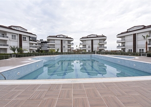 دوبلكس قريبة من البحر - 3 غرف وصالة ضمن مجمع سكني - الانيا 