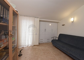 دوبلكس قريبة من البحر - 3 غرف وصالة ضمن مجمع سكني - الانيا 