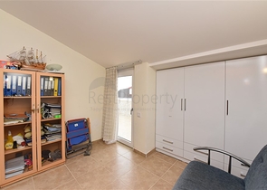 دوبلكس قريبة من البحر - 3 غرف وصالة ضمن مجمع سكني - الانيا 