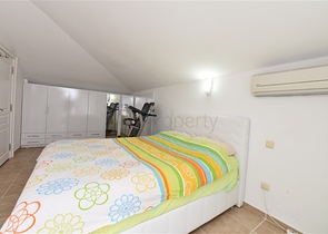 دوبلكس قريبة من البحر - 3 غرف وصالة ضمن مجمع سكني - الانيا 