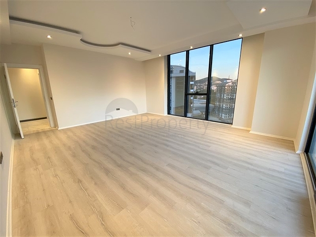 شقق واسعة في الانيا - 3 غرف وصالة مع مطبخ منفصل - مجمع سكني - محمودلار / الانيا 