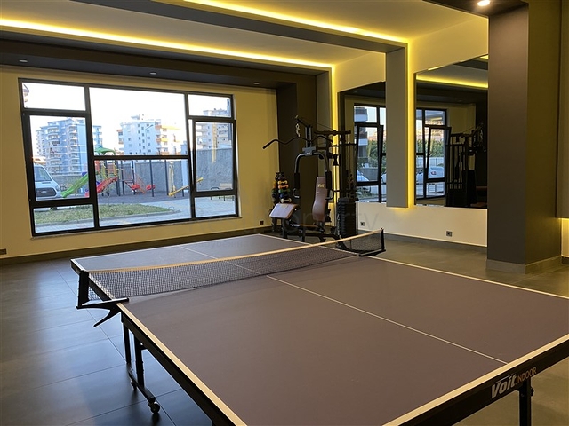 شقق واسعة في الانيا - 3 غرف وصالة مع مطبخ منفصل - مجمع سكني - محمودلار / الانيا 