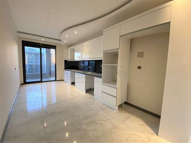 شقق واسعة في الانيا - 3 غرف وصالة مع مطبخ منفصل - مجمع سكني - محمودلار / الانيا 