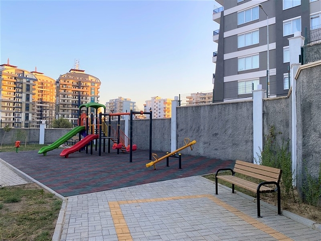 شقق واسعة في الانيا - 3 غرف وصالة مع مطبخ منفصل - مجمع سكني - محمودلار / الانيا 