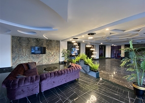 شقق واسعة في الانيا - 3 غرف وصالة مع مطبخ منفصل - مجمع سكني - محمودلار / الانيا 