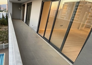 شقق واسعة في الانيا - 3 غرف وصالة مع مطبخ منفصل - مجمع سكني - محمودلار / الانيا 