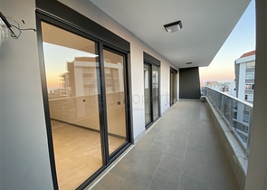 شقق واسعة في الانيا - 3 غرف وصالة مع مطبخ منفصل - مجمع سكني - محمودلار / الانيا 