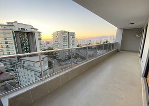 شقق واسعة في الانيا - 3 غرف وصالة مع مطبخ منفصل - مجمع سكني - محمودلار / الانيا 