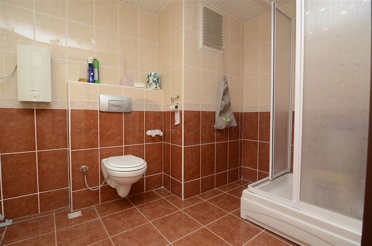 شقة 3 غرف وصالة للبيع في محمودلار - مفروشة وقريبة من البحر - الانيا 