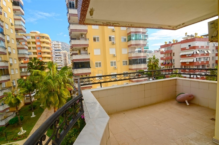 شقة 3 غرف وصالة للبيع في محمودلار - مفروشة وقريبة من البحر - الانيا 