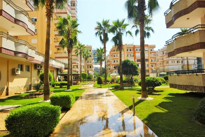 شقة 3 غرف وصالة للبيع في محمودلار - مفروشة وقريبة من البحر - الانيا 