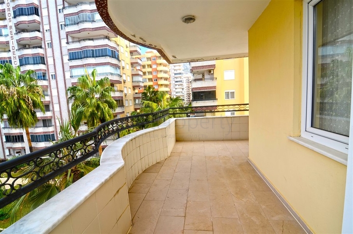 شقة 3 غرف وصالة للبيع في محمودلار - مفروشة وقريبة من البحر - الانيا 