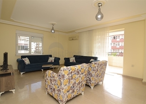 شقة 3 غرف وصالة للبيع في محمودلار - مفروشة وقريبة من البحر - الانيا 