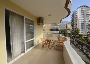 شقة 3 غرف وصالة للبيع في محمودلار - مفروشة وقريبة من البحر - الانيا 