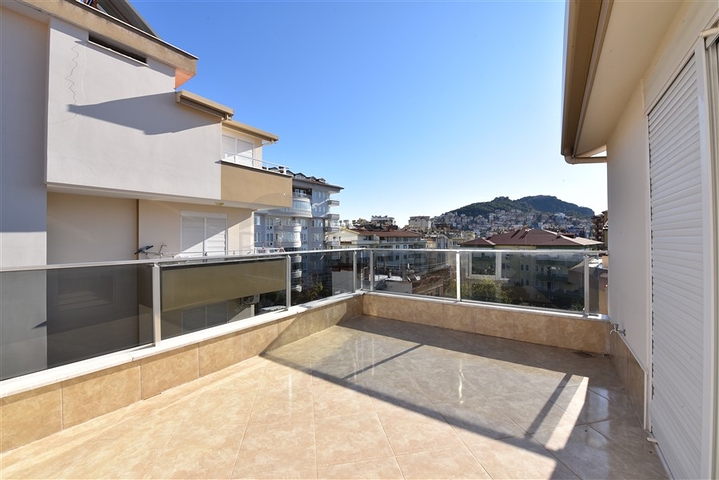 اطلالة على قلعة الانيا -دوبلكس 3 غرف وصالة -مركز الانيا 