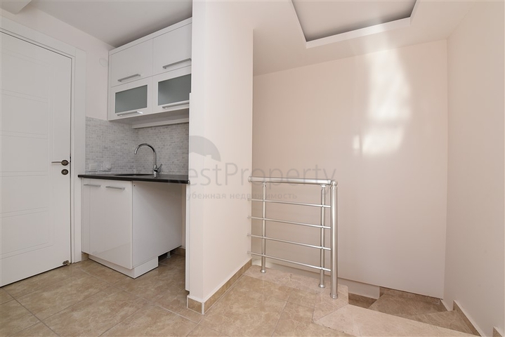 اطلالة على قلعة الانيا -دوبلكس 3 غرف وصالة -مركز الانيا 