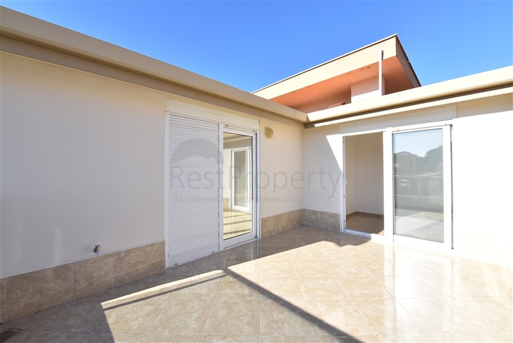 اطلالة على قلعة الانيا -دوبلكس 3 غرف وصالة -مركز الانيا 