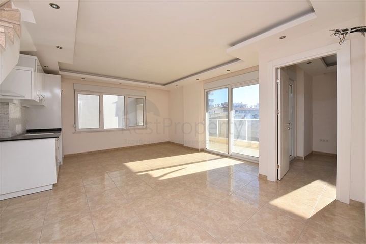 اطلالة على قلعة الانيا -دوبلكس 3 غرف وصالة -مركز الانيا 