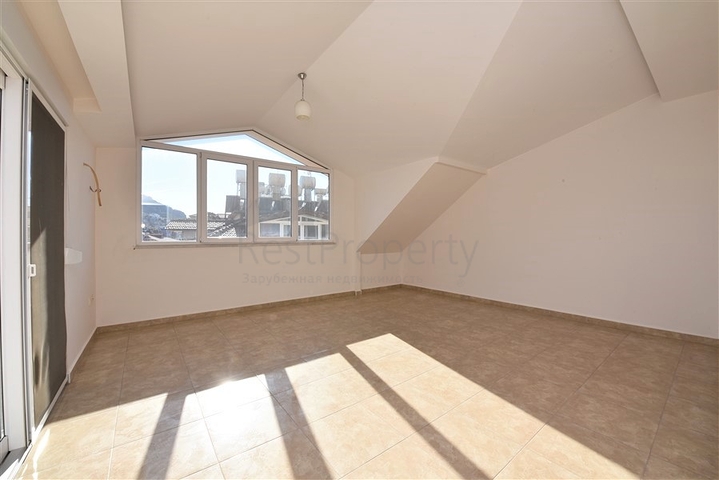 اطلالة على قلعة الانيا -دوبلكس 3 غرف وصالة -مركز الانيا 