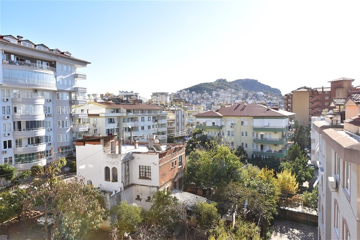 اطلالة على قلعة الانيا -دوبلكس 3 غرف وصالة -مركز الانيا 